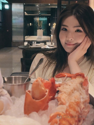 Tiffany Moon's photo