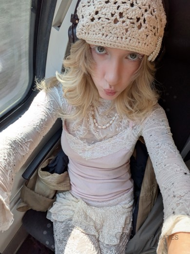 Alice LaRouxe's photo